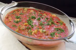 Mancare de ciuperci cu praz si specialitati de porc afumate