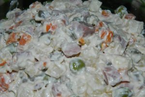 Salata de boeuf cu limba afumata