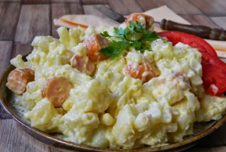 Salata de conopida cu crenvursti de pui