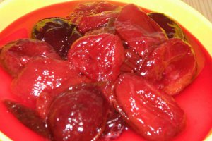 Gris cu lapte cu prune caramelizate