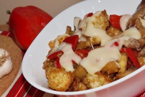 Legume sotate cu crutoane si branza fondue