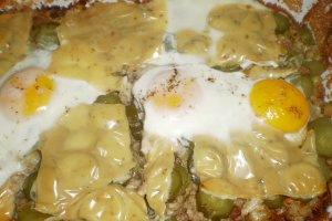 Musaca cu carne tocata si castraveti murati