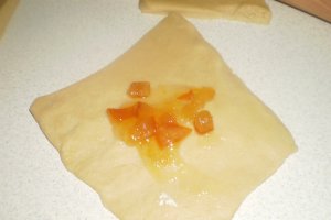 Cornuri cu dulceata din coaja de portocale