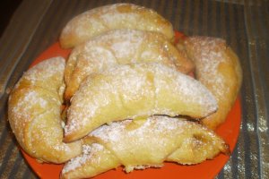 Cornuri cu dulceata din coaja de portocale
