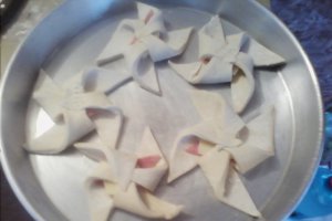 Aperitiv "Morisca" cu salam si cascaval