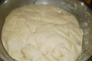 Placinte cu branza si ceapa la tigaie