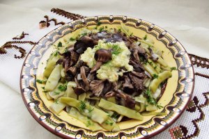 Fasole verde cu ghebe si usturoi