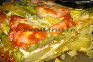 Gratin cu cartofi si sparanghel