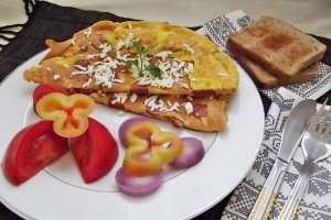 Omleta cu carnati