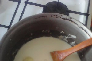 Tort  de ciocolata alba