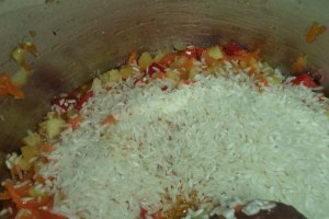 Carnaciori subtiri cu garnitura de orez, hrisca si legume