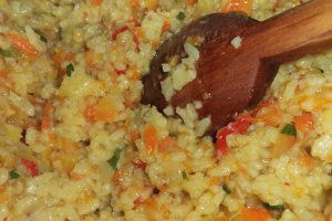 Carnaciori subtiri cu garnitura de orez, hrisca si legume
