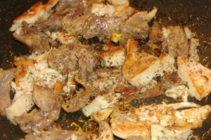 Salata de brocolli cu pui si alune