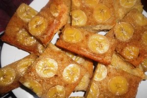 Prajitura rasturnata cu banane