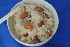 Desert chinezesc cu orez si migdale