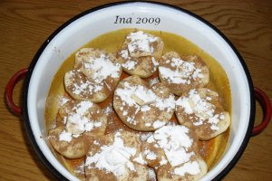 Tort cu mere si crema de zahar ars