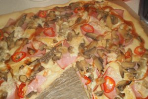 Pizza cu branza topita si cascaval Delaco