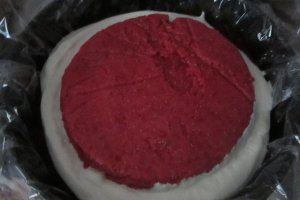 Tort cu jeleu de zmeura si iaurt