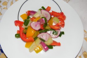 Salata de telina  cu ardei si ridichi