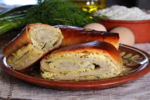 Placinta  bunicii cu branza ,marar si ceapa verde "
