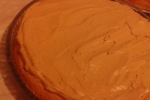 Tort din pandispan cu mere si crema caramel
