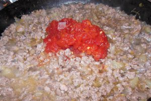 Lasagna cu Carne: Reteta savuroasa si usor de pregatit pentru o cina in familie