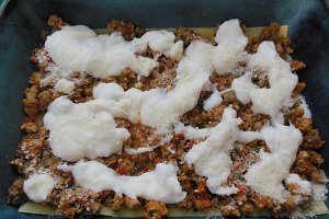 Lasagna cu Carne: Reteta savuroasa si usor de pregatit pentru o cina in familie