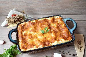 Lasagna cu Carne: Reteta savuroasa si usor de pregatit pentru o cina in familie