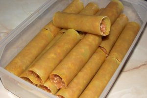 Cannelloni cu carne si suc de rosii