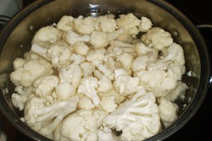 Pasta de conopida cu sunca si maioneza de casa