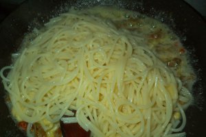 Spaghete cu pleurotus si branzeturi