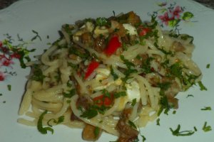 Spaghete cu pleurotus si branzeturi