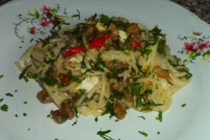 Spaghete cu pleurotus si branzeturi