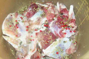 Friptura de miel cu garnitura de cartofi copti