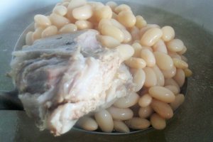 Ciorba de fasole cu carne