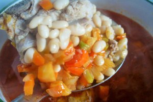 Ciorba de fasole cu carne