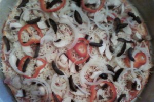 Pizza cu aluat fraged