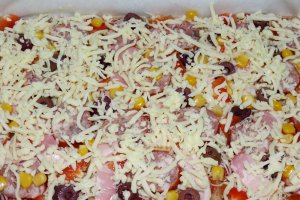 Reteta rapida si gustoasa de pizza pe felii de paine