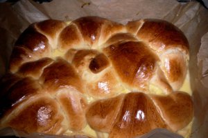 Cornuri pufoase cu branza dulce