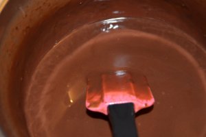 Tort cu caramel sarat si ciocolata