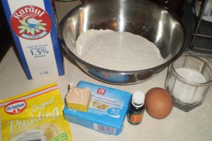 Cornuri cu budinca de lamaie si nuca de cocos