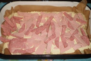 Pizza pe paine cu branza si cascaval Delaco