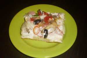 Pizza pe paine cu branza si cascaval Delaco