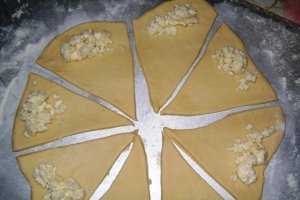 Cornuri pufoase cu branza