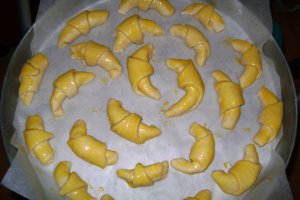 Cornuri pufoase cu branza