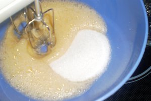 Briose cu ciocolata si nuca de cocos