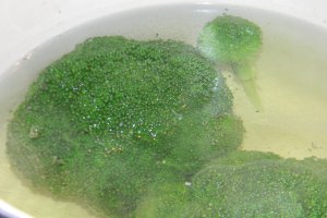 Salata de broccoli si conopida
