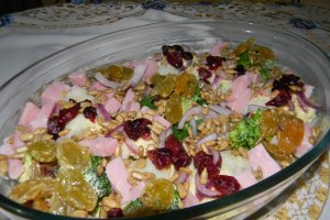 Salata de broccoli si conopida