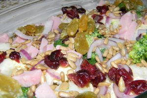 Salata de broccoli si conopida