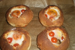 Chifle delicioase la cuptor cu branza topita Delaco